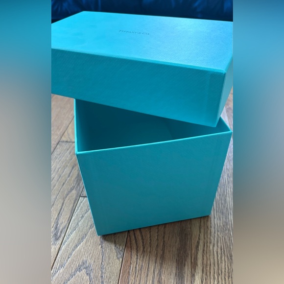 Tiffany & Co. Handpainted White Elephant Coin Bank - Picture 13 of 13